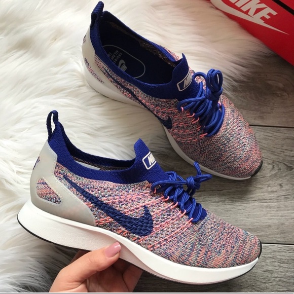 Nike womens  flyknit racer sneaker running shoes - Picture 3 of 5